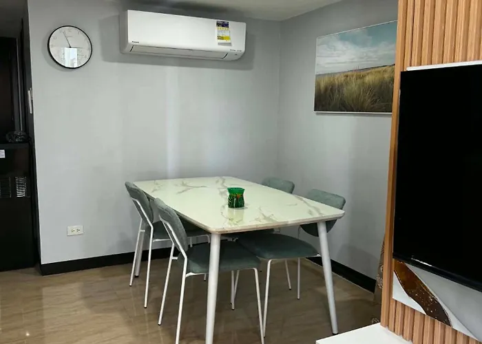 Апарт-отель Luxury Loft At Crown Regency